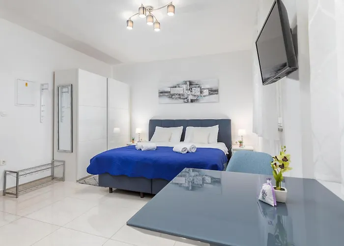 In With Wifi 아파트 풀라