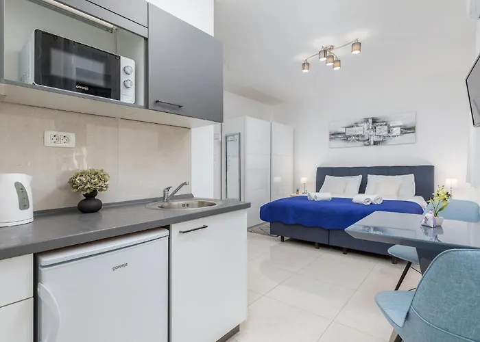 아파트 In With Wifi 풀라